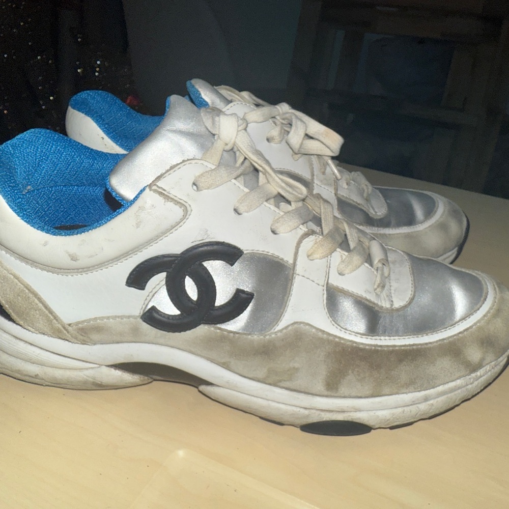 nterlocking CC Logo Suede Sneakers
Women's Size: 9.5 | US9.5, IT39.5